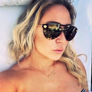 Meet your Posher, Erica